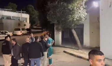 حافلة المنتخب الوطني تترك اللاعب اكام هاشم (فيديو)