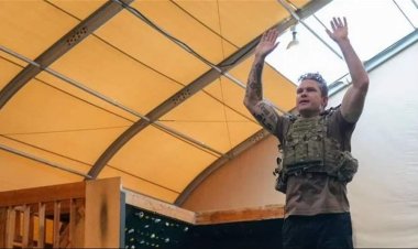 وزير الدفاع الامريكي يثير ضجة بوشم كلمة عربية على ذراعه.. ماذا وراءها؟