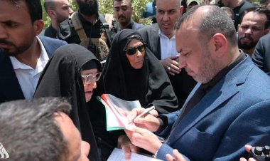 وزير العمل يعلن صرف راتب الحماية الاجتماعية لشهر نيسان وإطلاق منح الطلاب