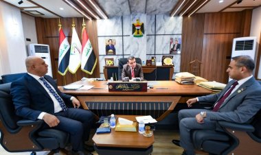 خلال لقائه بوفد الجامعة.. محافظ ذي قار يؤكد دعمه لمشاريع التعليم الأخضر وكرسي اليونسكو