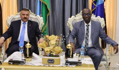 وزير الداخلية يسلم دعوة لرئيس جيبوتي لحضور القمة العربية