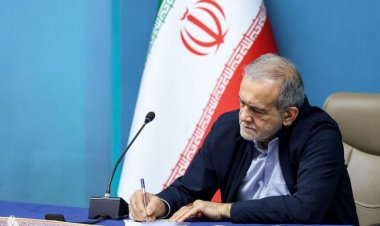 الرئيس الإيراني يوجه بفتح تحقيق حول انفجار ميناء رجائي