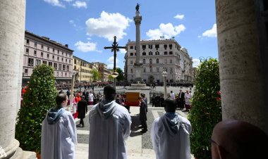 بعد جنازة البابا الأنظار تتجه إلى من سيخلفه