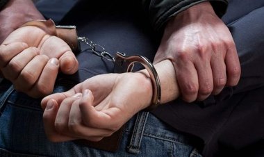 الإطاحة بمطلوبين في 5 محافظات