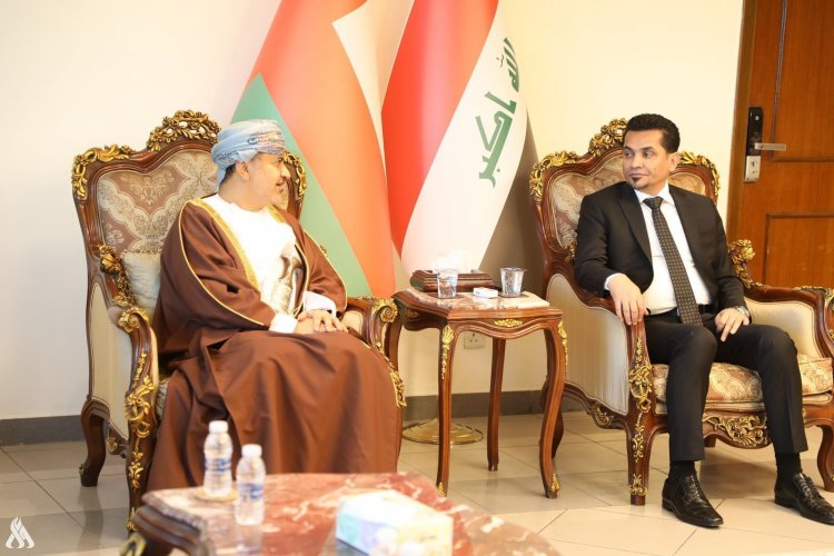وزير النقل يستقبل نظير العماني في بغداد