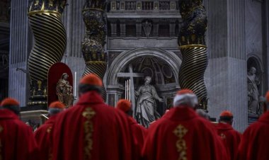 الفاتيكان يتحدث عن عملية اختيار البابا الجديد