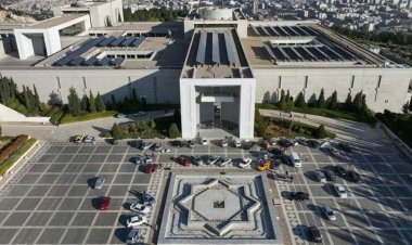 القصف الإسرائيلي يصل الى القصر الرئاسي في دمشق