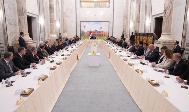 رئيس الوزراء يترأس اجتماعاً لرؤساء مجالس إدارة المصارف العراقية