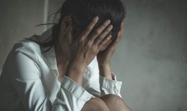 العثور على شقيقتين مقيدتين في "سجن خاص" قذر بعدما اغتصبهما والدهما