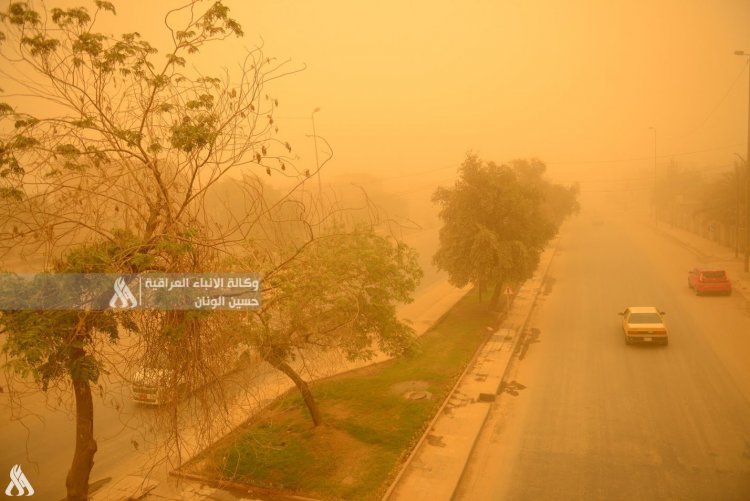 المرور تصدر تحذيراً للسائقين بسبب موجة الغبار التي تؤثر على البلاد