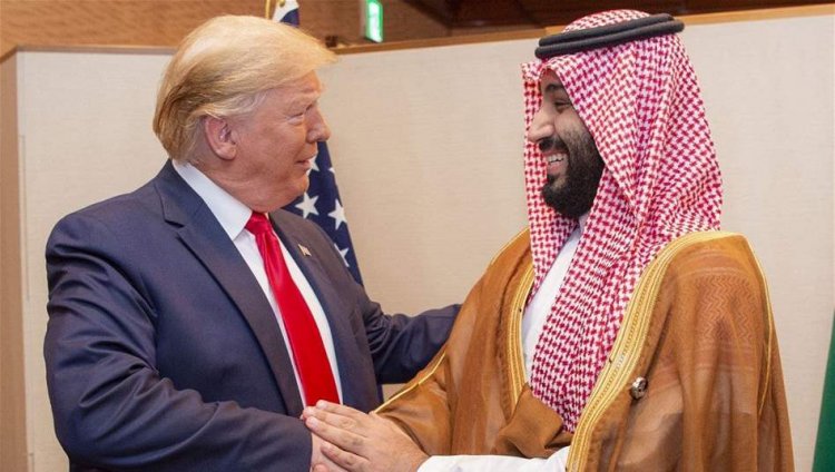 بالصور.. ولي العهد السعودي يستقبل ترامب في الرياض