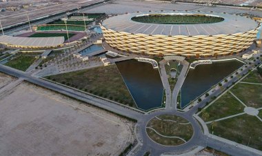 "اشتري تذكرة مع فرض دريس".. ماذا يحصل امام المدينة الرياضية؟