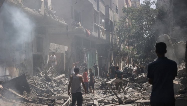 غارة إسرائيلية تودي بحياة 14 فلسطينياً بينهم نساء وأطفال شمال غزة