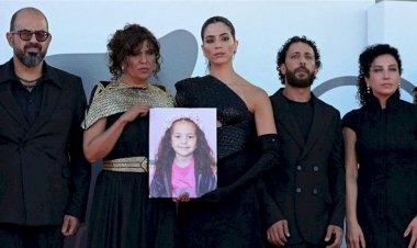 "صوت هند رجب" يخطف جائزة بمهرجان البندقية