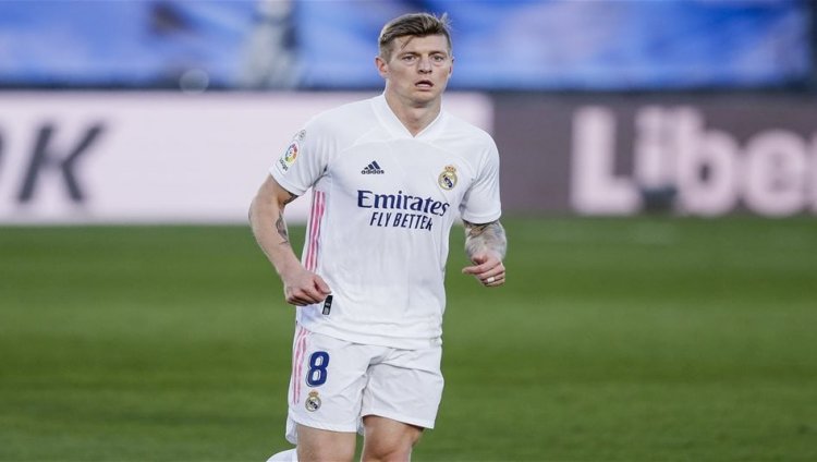 كروس يهاجم إدارة ليفربول بسبب صفقة إيزاك