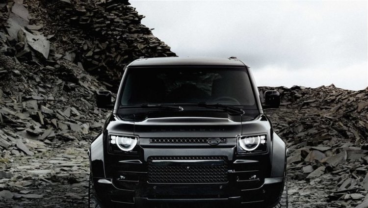 لاندروفر ديفندر أوكتا بلاك: سوبركار في هيئة SUV أو عرض أزياء على عجلات؟