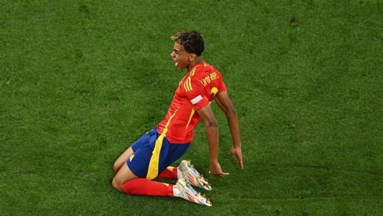 إحصائيات تتحدث عن لامين يامال.. من يتفوق عليه