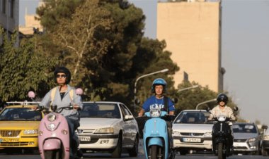 إيران تسمح رسمياً للنساء بالحصول على رخص قيادة الدراجات النارية