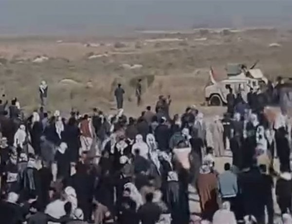 وسط تواجد الجيش.. أسلحة متوسطة و"قاذفات" واطلاق نار كثيف في تشييع شيخ عشيرة بميسان (فيديو)