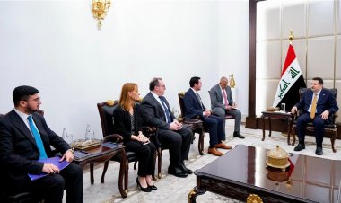 السوداني يُناقش مع وفد "سبيس إكس" المراحل النهائية لمنح تراخيص الإنترنت الفضائي