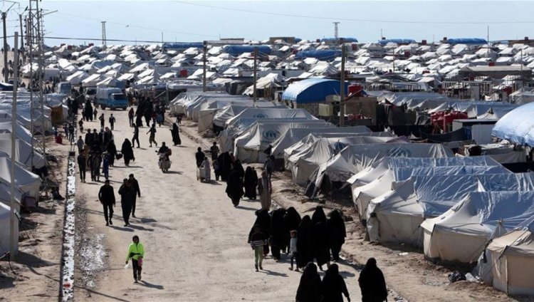 "شمال وشرق سوريا" تعلن إعادة 240 عائلة من مخيم الهول إلى العراق
