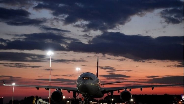 بسبب الثلوج.. إلغاء وتأجيل آلاف الرحلات الجوية في أمريكا