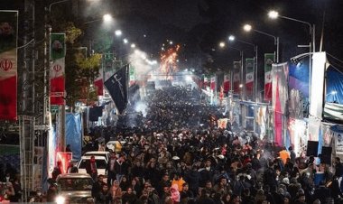 من ايران ودول اخرى.. نصف مليون شخص شاركوا بمسيرة "ذكرى استشهاد سليماني" في مقبرة كرمان