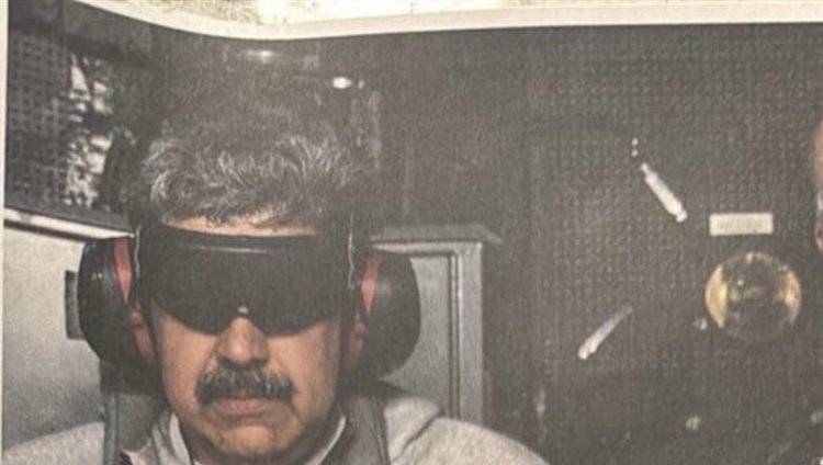 ترامب ينشر صوراً للرئيس الفنزويلي وهو "مقيد"