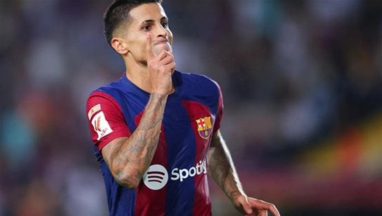 كانسيلو يحدث ضجة في أروقة برشلونة.. السبب الهلال السعودي