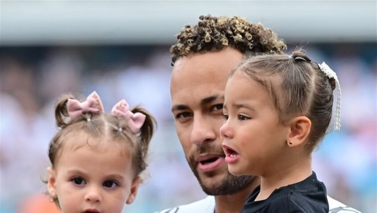 سانتوس البرازيلي يحسم مستقبل نجمه نيمار.. هل سيبقى؟