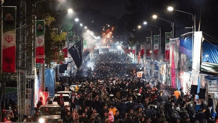 من ايران ودول اخرى.. نصف مليون شخص شاركوا بمسيرة "ذكرى استشهاد سليماني" في مقبرة كرمان
