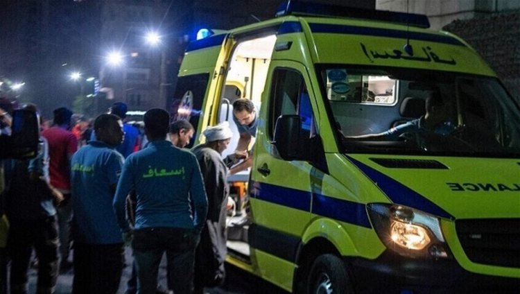 فتاة تقتل والدتها بعد ضبطها بوضع "غير لائق" مع خطيبها