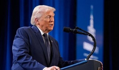 ترامب يأمل في "انهيار" النظام المالي الإيراني